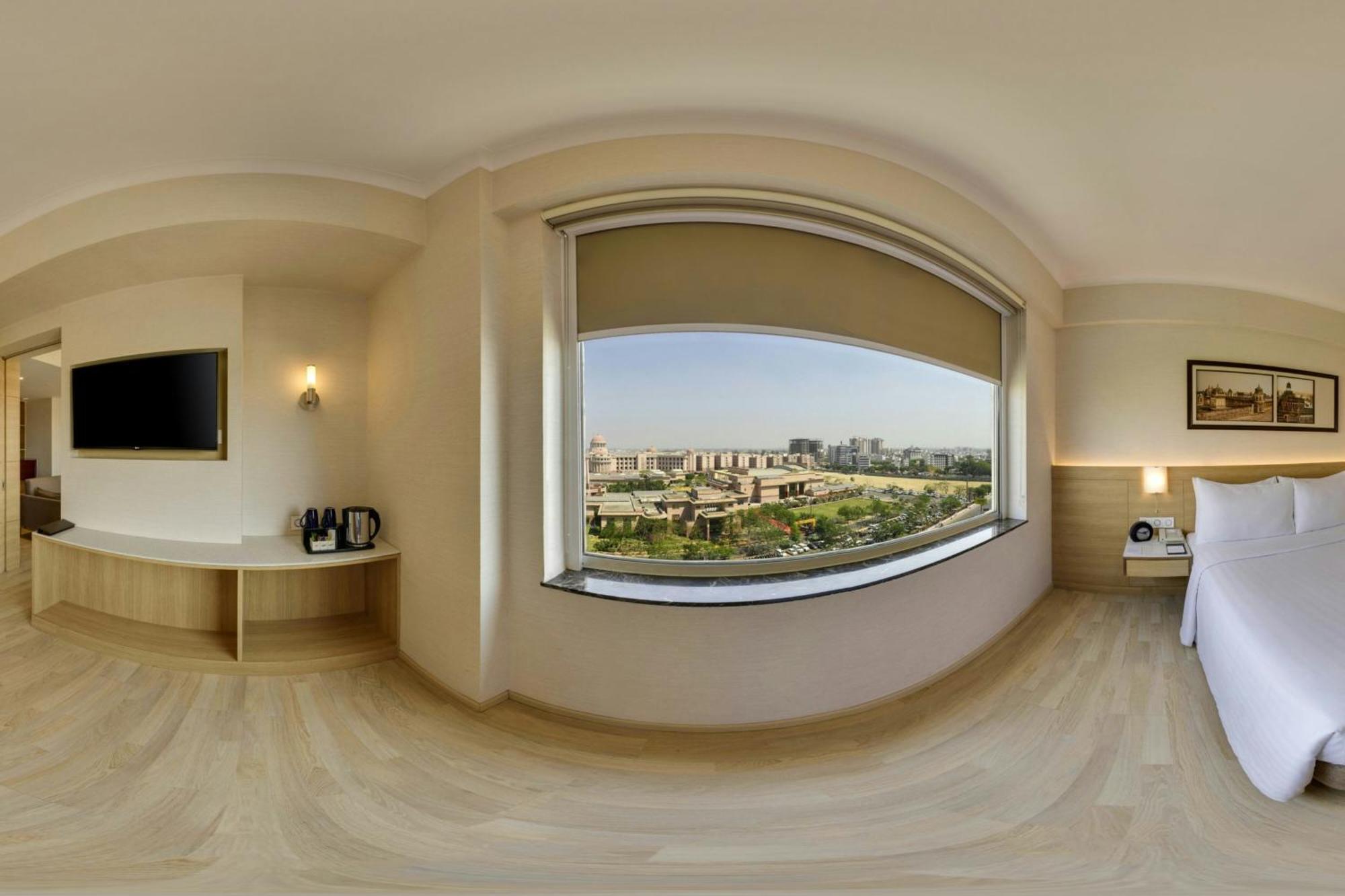 Fairfield By Marriott Lucknow Hotel Buitenkant foto