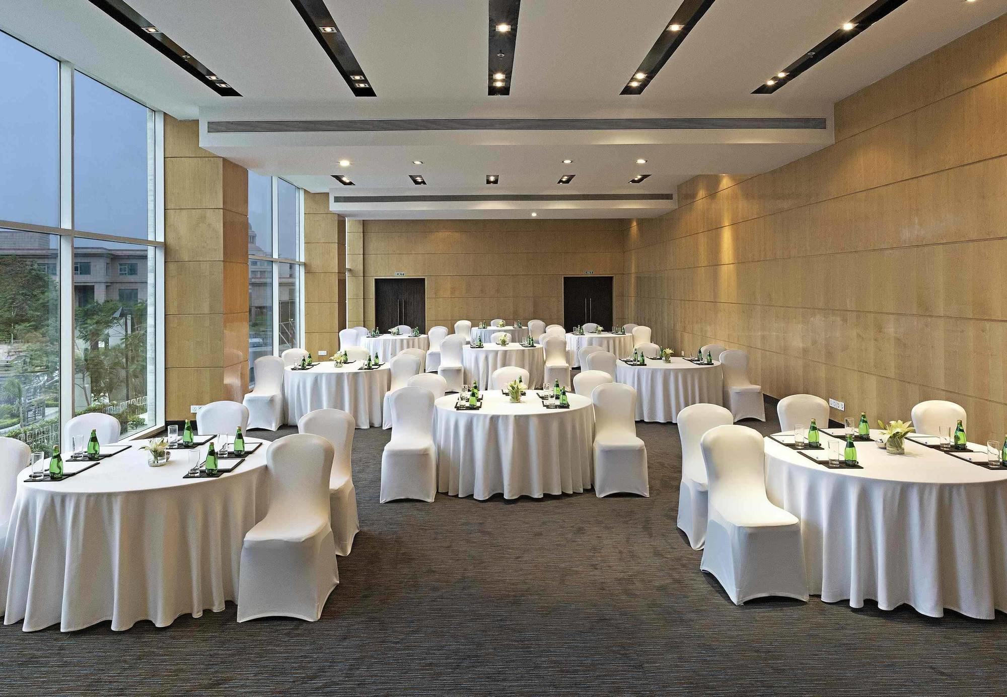 Fairfield By Marriott Lucknow Hotel Buitenkant foto